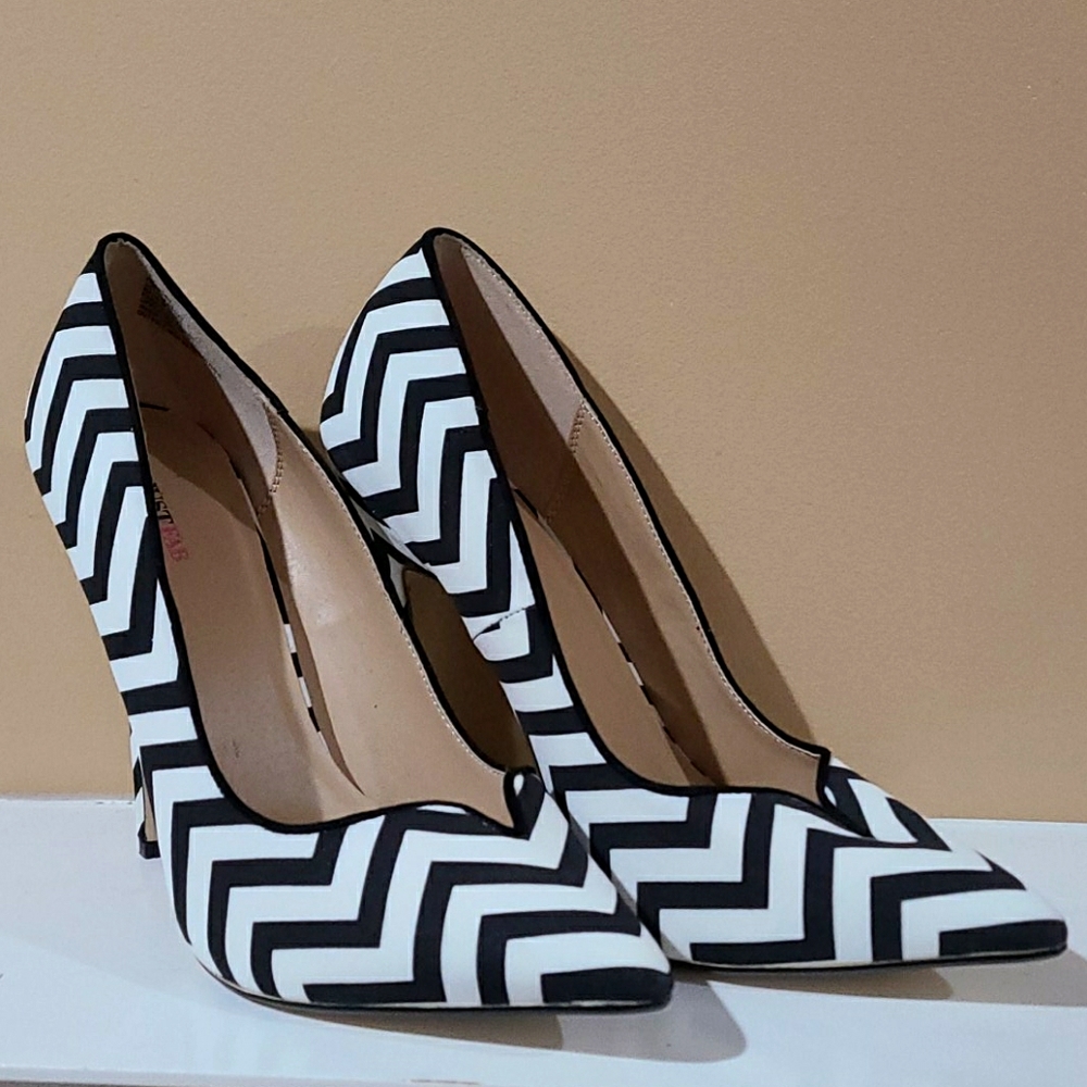 Woman's Justfab high heels